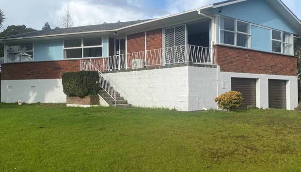 Inspired Living in Hill Park! - Photo 1