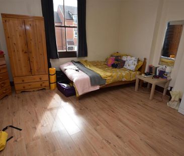 4 bedroom house to rent - Photo 3