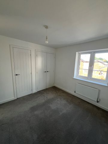 Hawkfinch Drive, Yeovil, Houndstone - Photo 4
