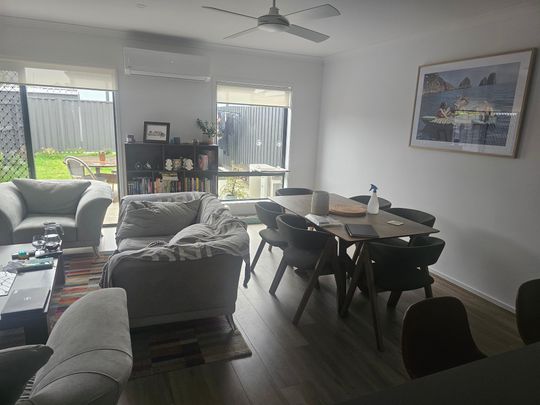 Narre Warren South - Photo 1