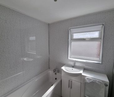 Day Street - Photo 5