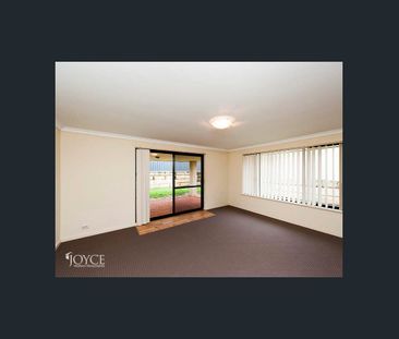 Spacious Family Home! - Photo 3