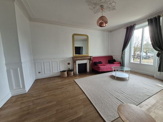 Location Maison 7 pièces 209m² - Photo 1