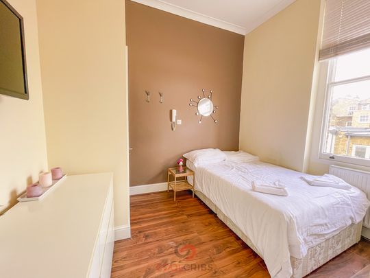 Hereford Road, Bayswater, W2 - Photo 1