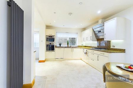 5 bedroom terraced house to rent - Photo 4