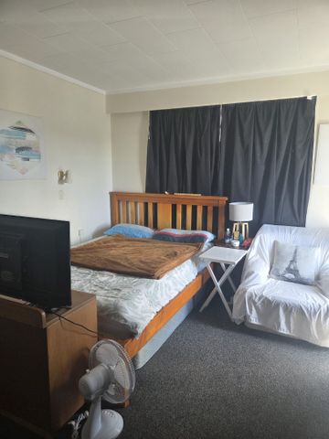 One Room in Boarding House - Papamoa - Photo 4