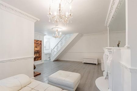 3 bedroom flat to rent - Photo 2