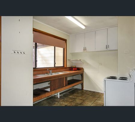 9 Giwang Street, Cooma, NSW 2630 - Photo 5