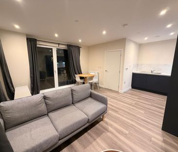 2 Bed Flat, Green Ferry Way, E17 - Photo 3
