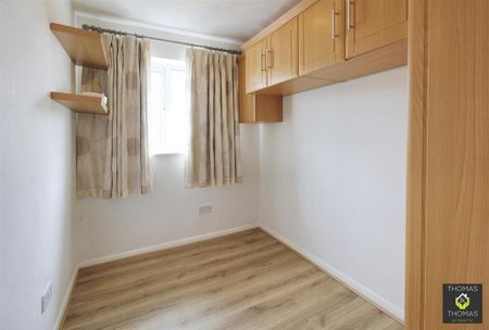 4 bedroom detached house to rent - Photo 3