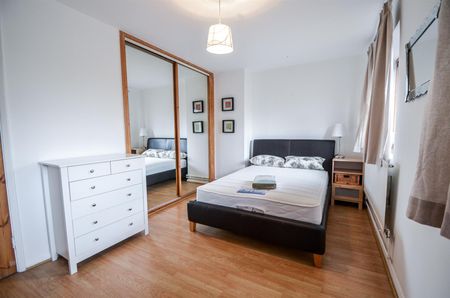 Fairhurst, Compayne Gardens, London, NW6 - Photo 3