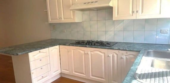 “BEAUTIFUL MODERN THREE BEDROOM TOWNHOUSE PERFECTLY LOCATED” - Photo 2