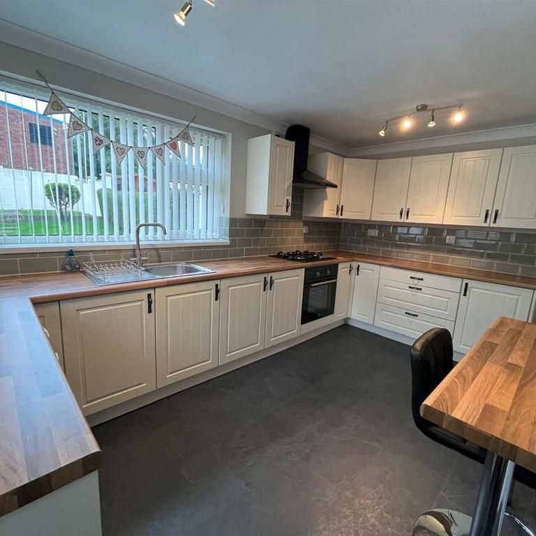 3 bedroom house to rent - Photo 1