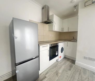 Studio Flat, Blackbird Hill, NW9 - Photo 2