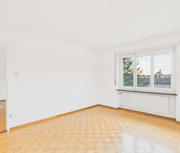 Appartement spacieux de 4.5 pièces dans un petit immeuble calme à D... - Foto 4