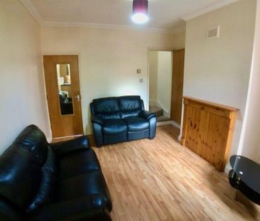 4 bedroom terraced house to rent - Photo 2