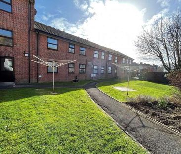 Weymouth, DT3 - Photo 5