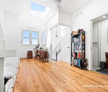 Grand 4 bed terrace in blue ribbon location - Photo 3