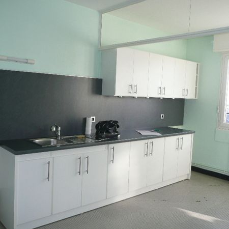 Location Appartement 4 pièces 91m² - Photo 3