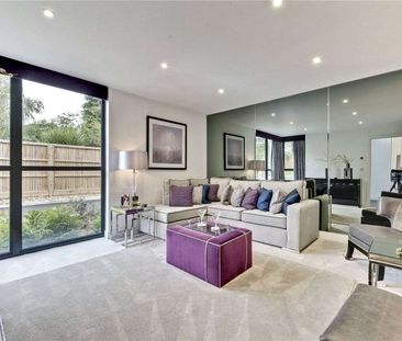 Contemporary three bedroom townhouse 0.3 miles from Esher station. - Photo 5