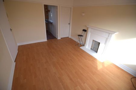 To Let 2 Bed Apartment - Photo 4