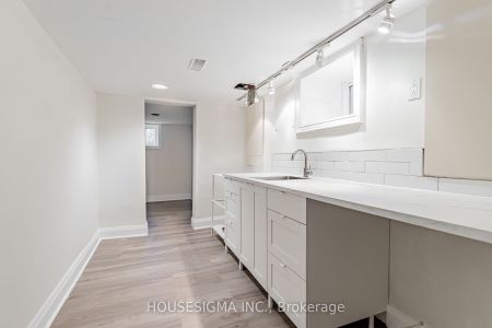 For Lease - 110 Wembley Road, Toronto, Ontario - Photo 5