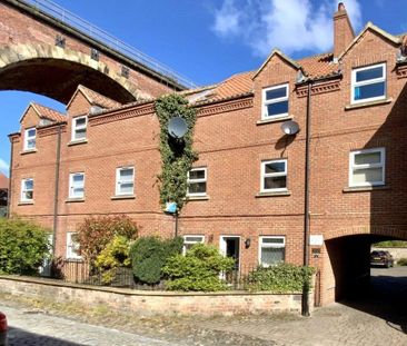 3 bedroom flat to rent - Photo 1