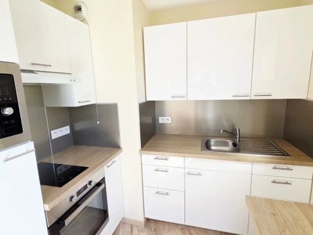 Location Appartement 3 pièces 70 m2 à Nice - Photo 2