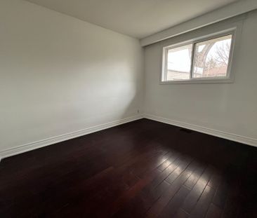 For Lease - 32 Fintona Avenue Unit# Main, Toronto, Ontario - Photo 2