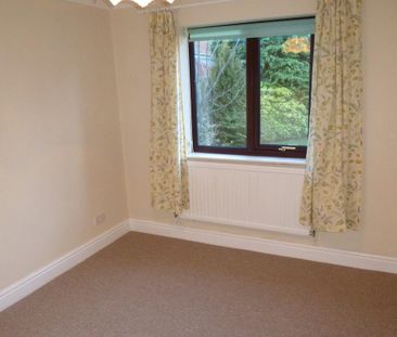 Stratton Orchard, SWINDON - Photo 4