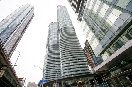 For Lease - 14 York Street Unit# 6411, Toronto, Ontario - Photo 2