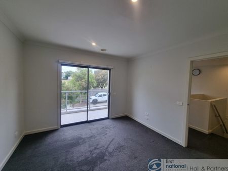 Townhouse with Room to Move - Photo 5