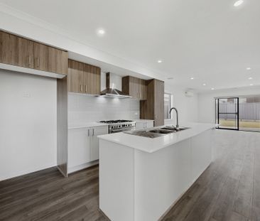 25 Feathertop Drive, Mount Duneed VIC 3217 - House For Rent | Domain - Photo 6