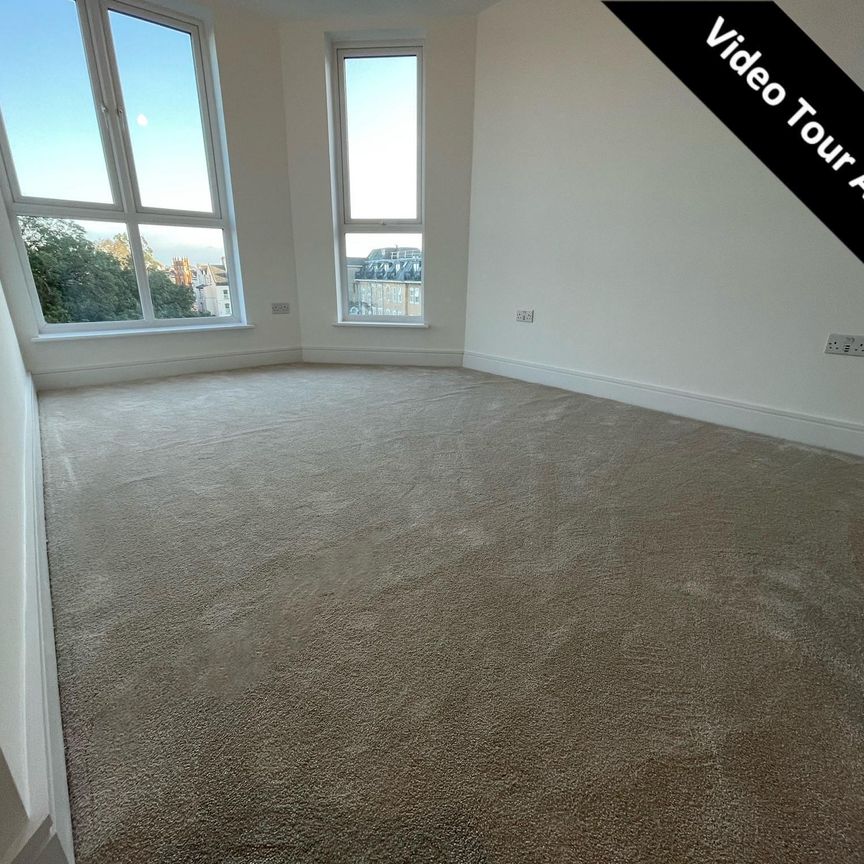 West Cliff Road, Bournemouth - Photo 1