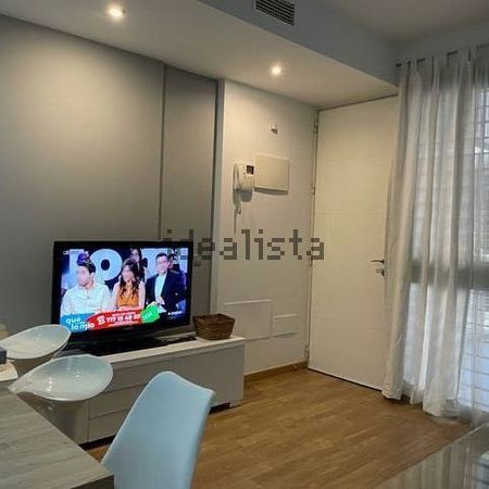 Alquiler de piso en Calle Trinidad - Photo 1