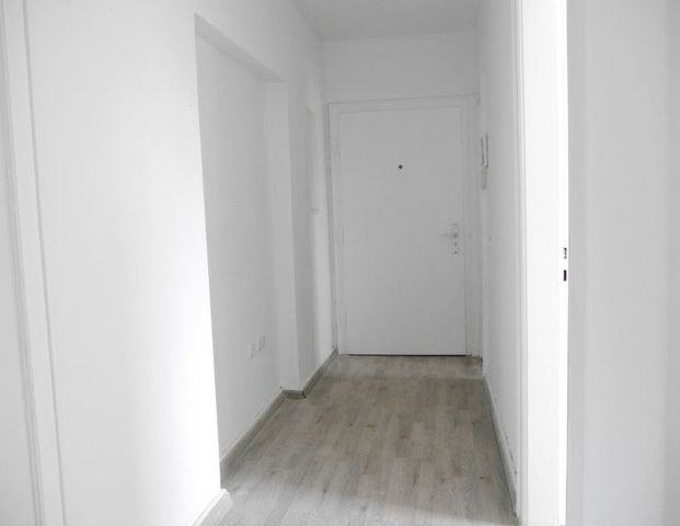 Schöne 2-Zimmer-Wohnung mit Tageslichtbad und Loggia in Hanau zu vermieten - Photo 1