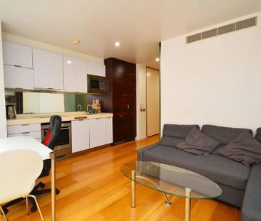 Studio to rent - Photo 2