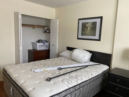 Green Glen B – 1 Bedroom Furnished - Photo 5