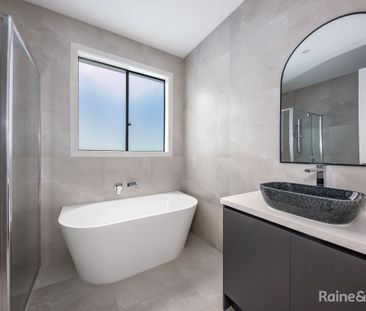 Family Home - Photo 5