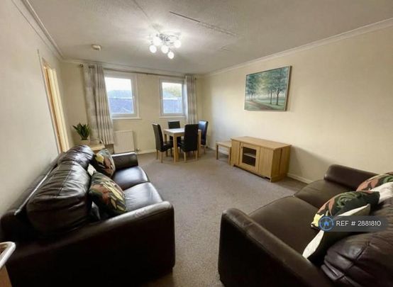 3 bedroom flat to rent - Photo 1