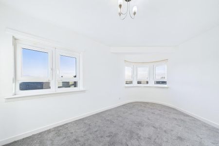 3 bedroom flat to rent - Photo 5