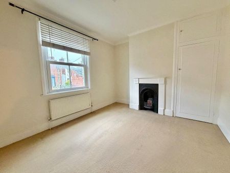 2 bedroom terraced house to rent - Photo 3