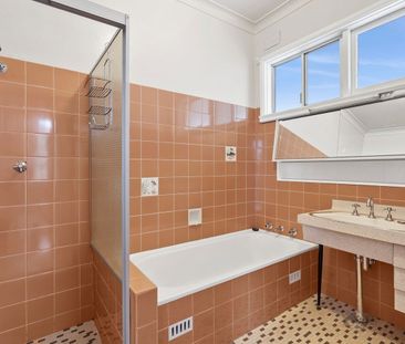 Home in a Great location - Photo 5