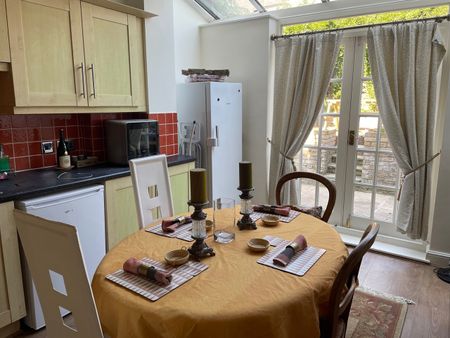 2 Bed Maisonette, Gayville Road, SW11 - Photo 5