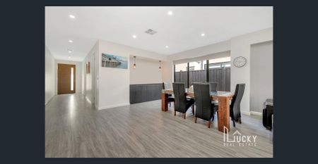 Close To All Amenities!! - Photo 2