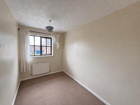 4 bedroom detached house to rent - Photo 2