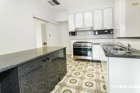 40 Williamson Road, MONT ALBERT NORTH - Photo 4