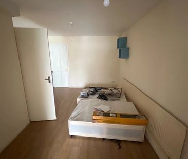Room in a Shared House, Cruikshank Road, E15 - Photo 6
