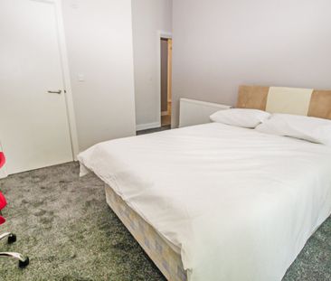 6 bedroom detached apartment to rent - Photo 6