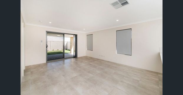 Cozy Family Home - Photo 1